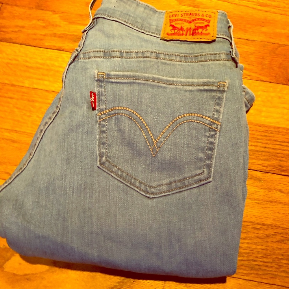 Levi’s 535 super skinny size 28